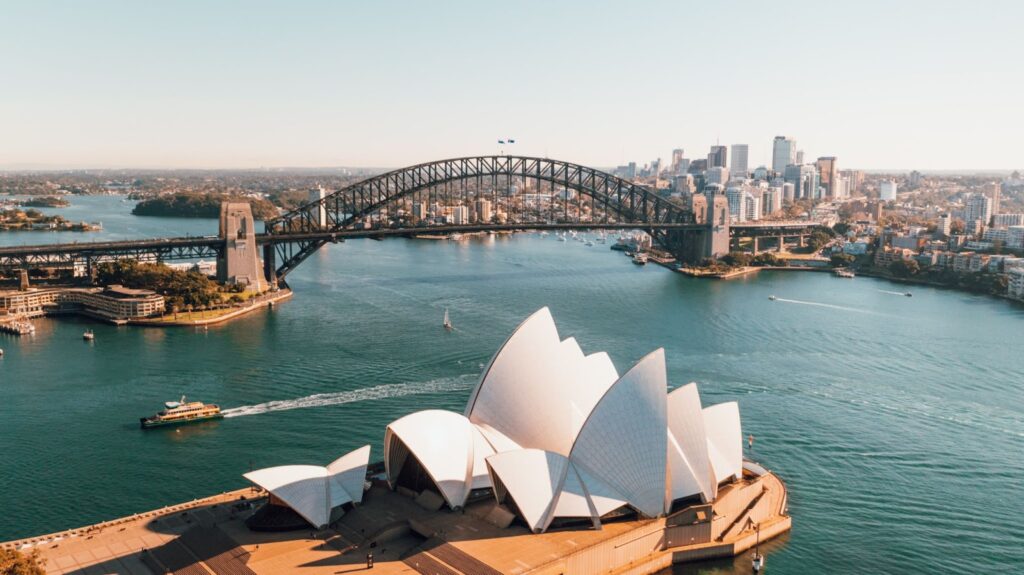 Aerial view of the Sydney Opera House. Moving to Australia made easy with Santa Fe